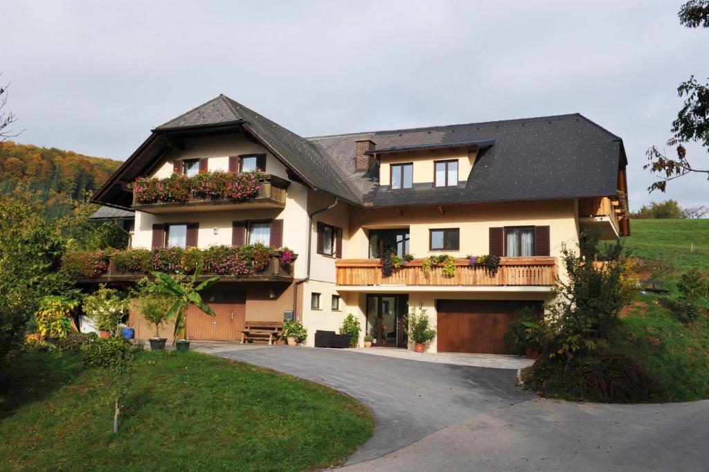 Gasthaus - Gaestehaus Schusterbauer Rein Eksteriør billede